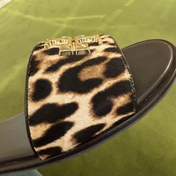 Tory Burch Everly Leopard Haircalf Slide Sandals Gold Double T $350 - Picture 6 of 7